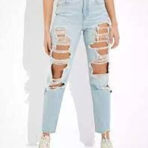 American eagle heavily distressed Mom Jean 3788